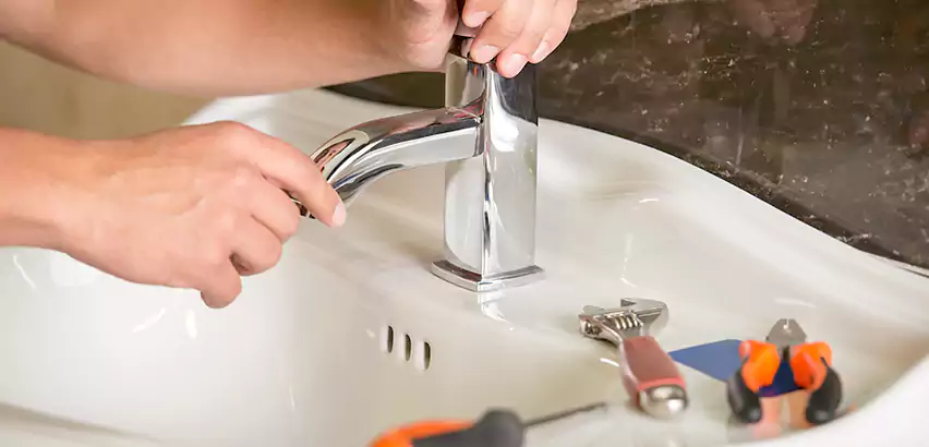 Bathtub Faucet Replacement in French Valley